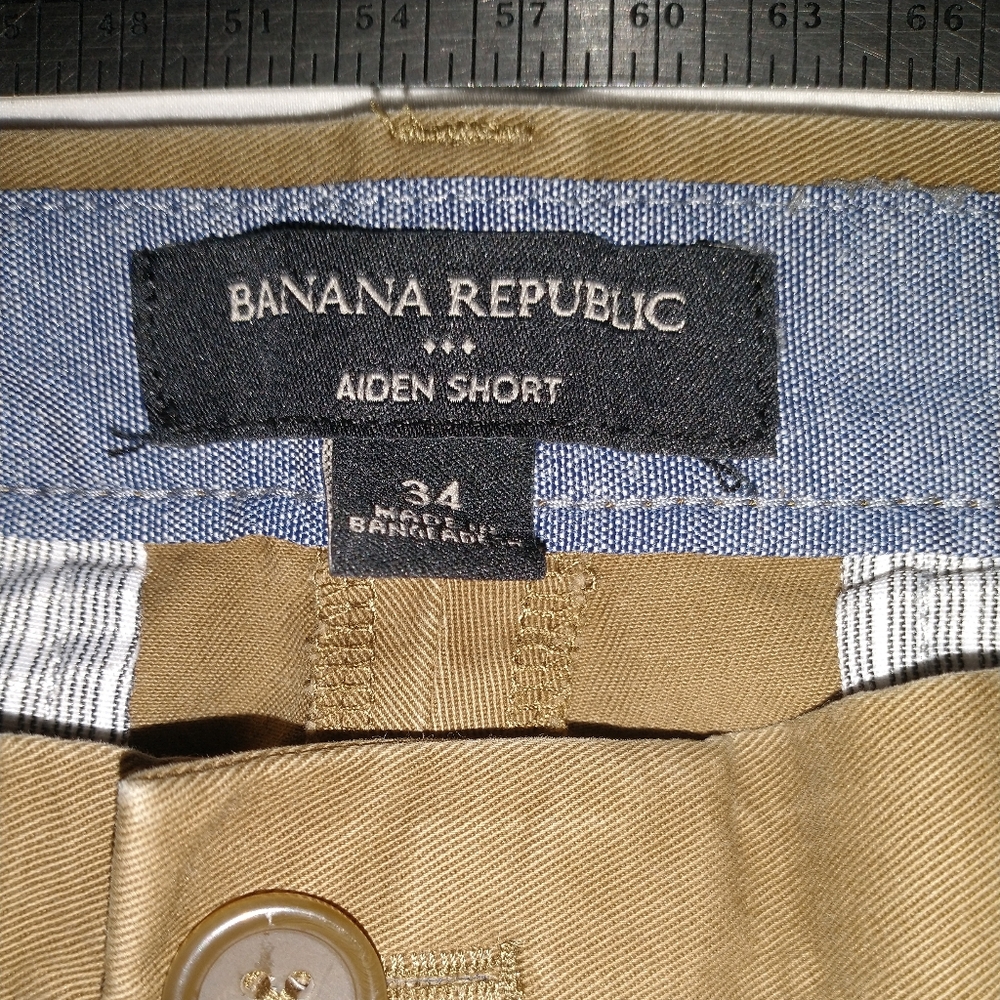 Banana Republic Factory Aiden short khaki size 34